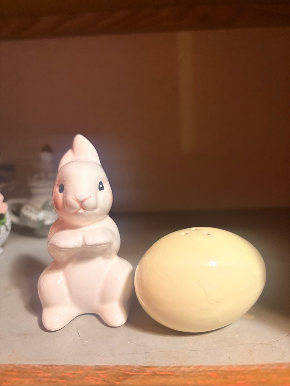 Hermitage pottery bunny and egg salt and pepper shaker